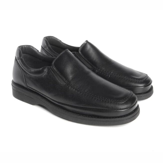 Pair of loafers, in black, with elasticated instep strap, model 5718 V2