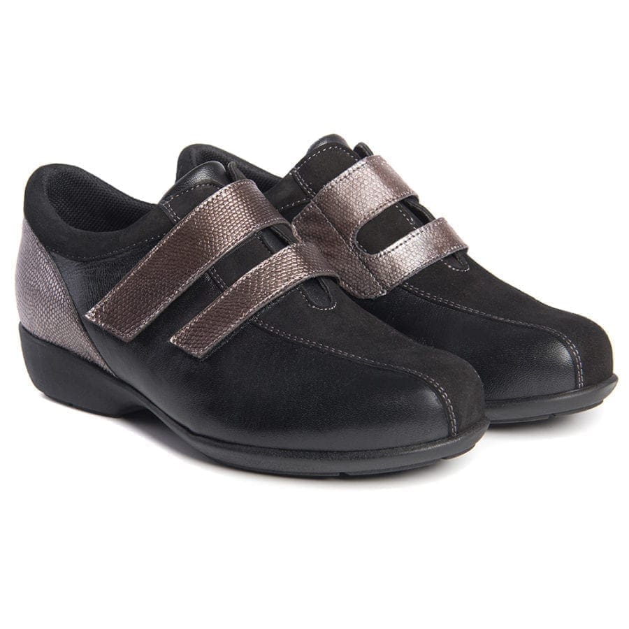 Par de zapatillas casual de mujer con horma extra ancha y cierre de velcro, color negro, modelo 6487 V2