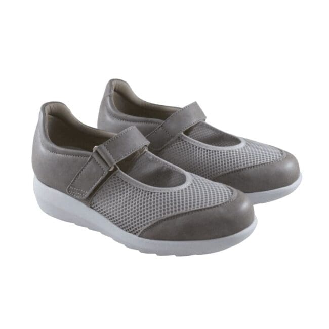 Par de zapatos cómodos de mujer de color perla, con correa de velcro y rejilla, modelo 7632-G Rejilla V2