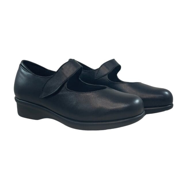 Ballerines confortables pour femme en cuir d'agneau noir - chaussures confortables avec fermeture velcro et semelle intérieure viscoélastique, modèle 8419 de la marque Pinosos